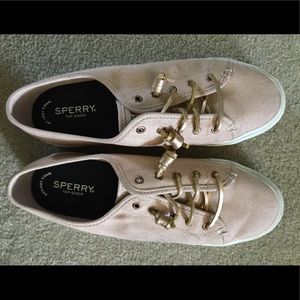 ✨SPERRY✨ slip on shoes